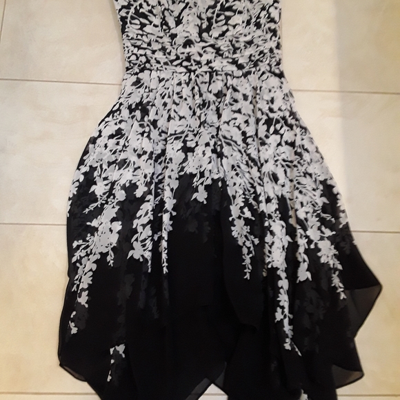 White House Black Market Dresses & Skirts - White House Black Market Strapless Dress